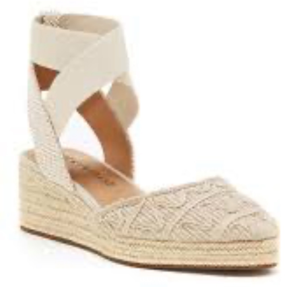 Lucky brand luvna beige wedge size 8.5